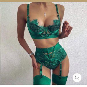 Azaria 3 piece garter set lingerie